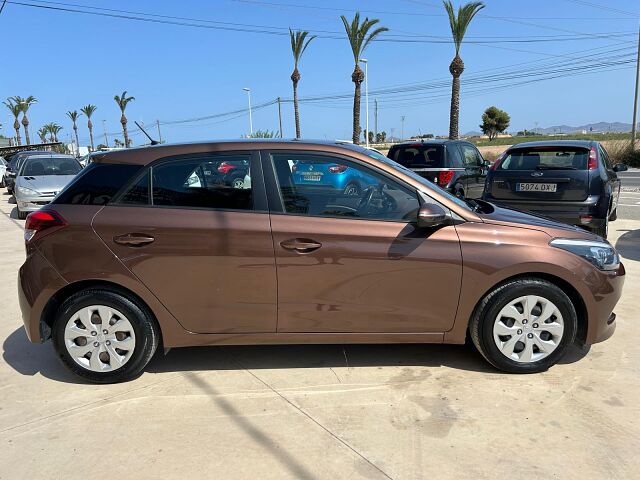 HYUNDAI I20 COMFORT 1.4 AUTO SPANISH LHD IN SPAIN 111000 MILES SUPER 2015