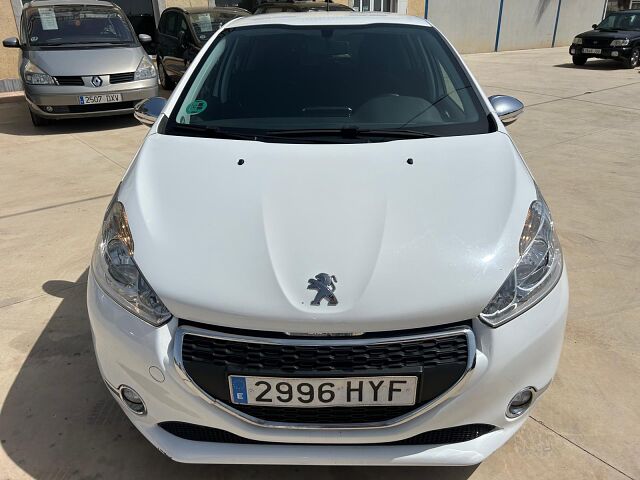 PEUGEOT 208 STYLE 1.2 VTI SPANISH LHD IN SPAIN 91000 MILES SUPERB 1 OWNER 2014