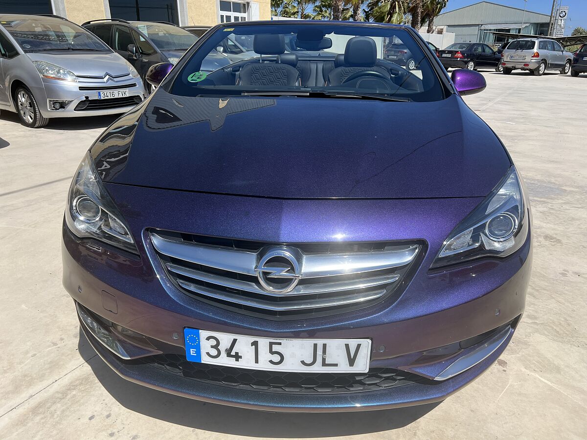 OPEL CASCADA EXCELLENCE 1.4 CONVERTIBLE SPANISH LHD IN SPAIN 38000 MILES 2016