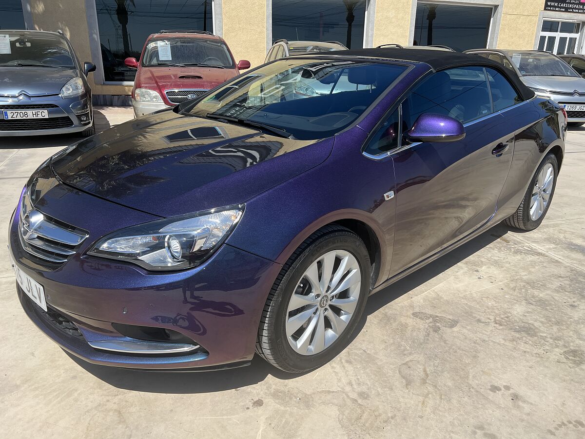 OPEL CASCADA EXCELLENCE 1.4 CONVERTIBLE SPANISH LHD IN SPAIN 38000 MILES 2016