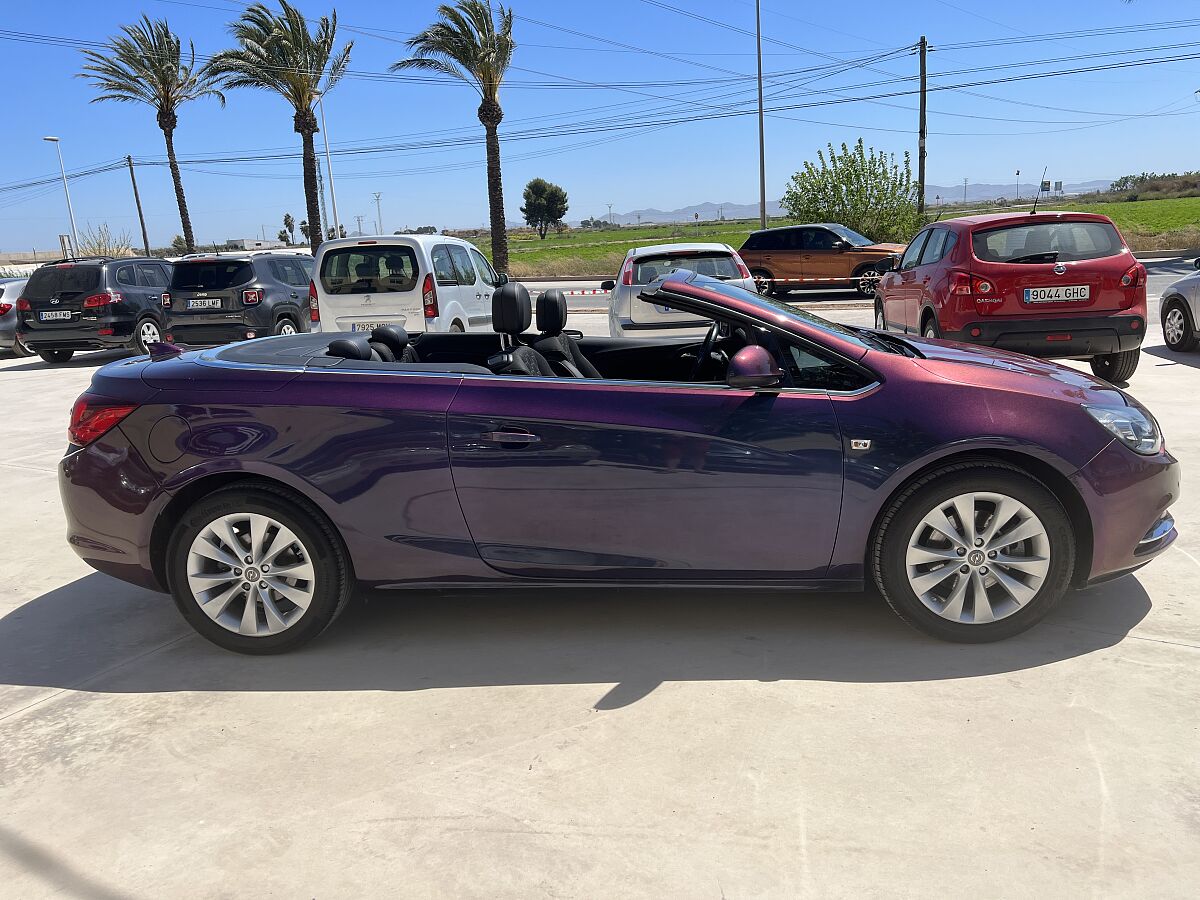 OPEL CASCADA EXCELLENCE 1.4 CONVERTIBLE SPANISH LHD IN SPAIN 38000 MILES 2016