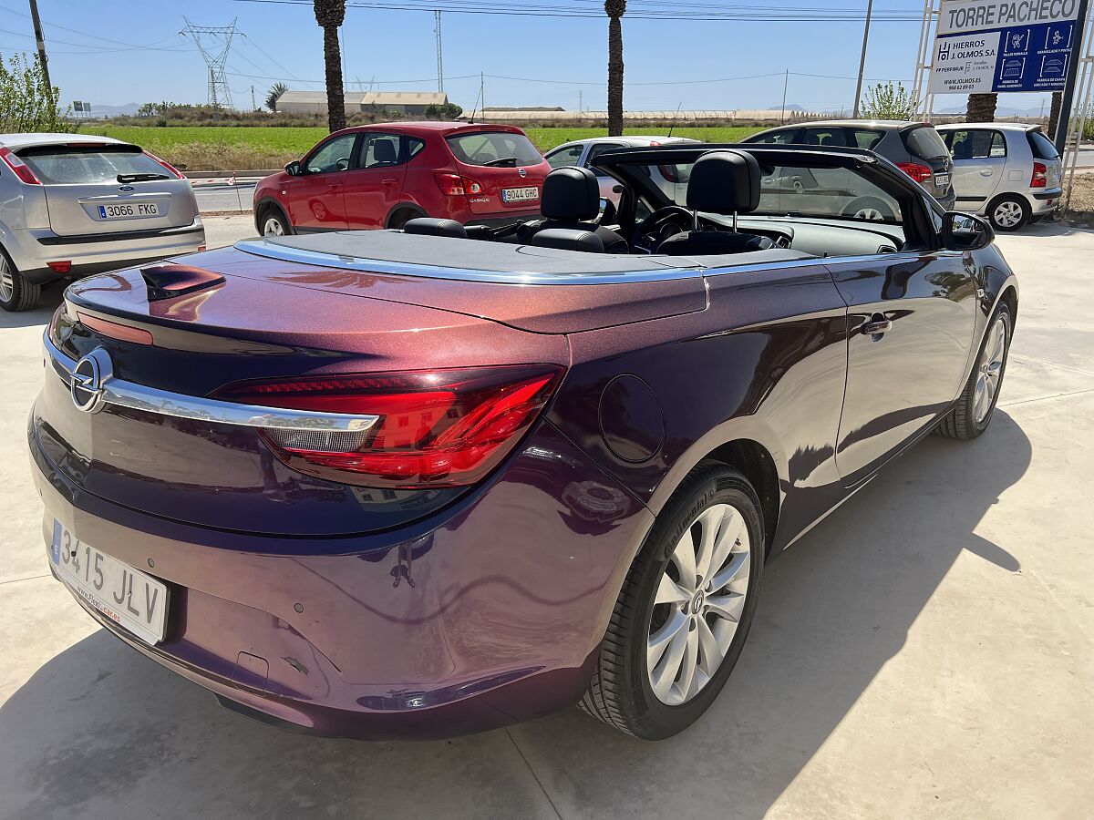 OPEL CASCADA EXCELLENCE 1.4 CONVERTIBLE SPANISH LHD IN SPAIN 38000 MILES 2016