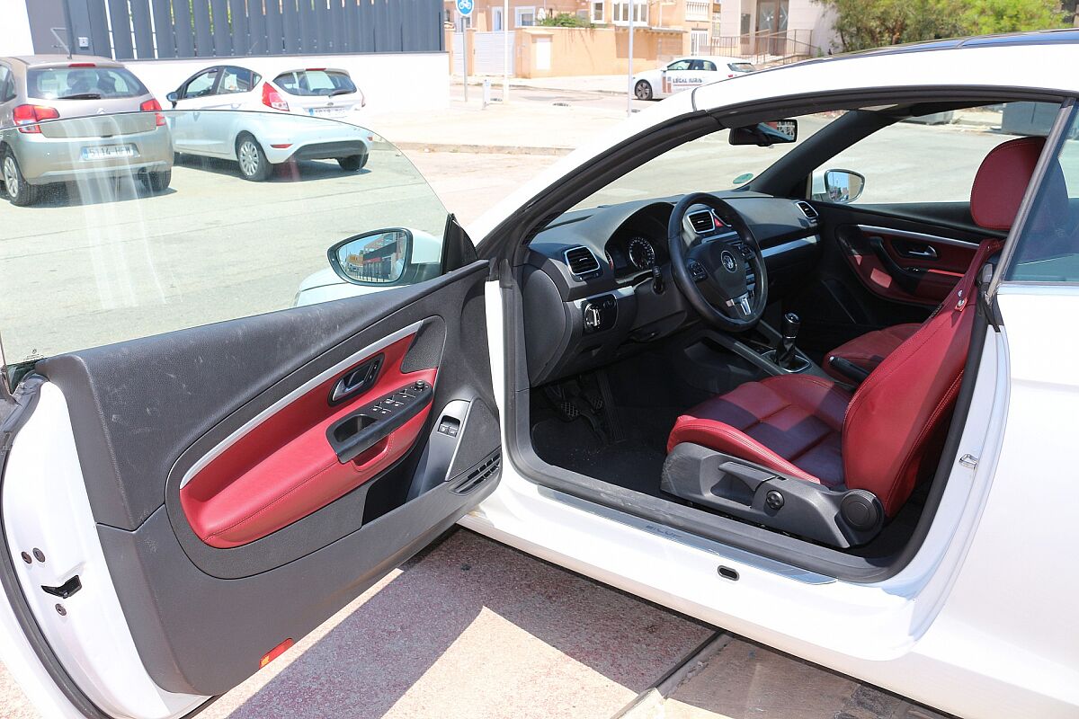 VOLKSWAGEN EOS 2.0 TDI CONVERTIBLE SPANISH LHD IN SPAIN 75000 MILES 2015