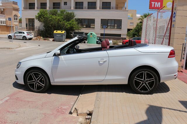 VOLKSWAGEN EOS 2.0 TDI CONVERTIBLE SPANISH LHD IN SPAIN 75000 MILES 2015