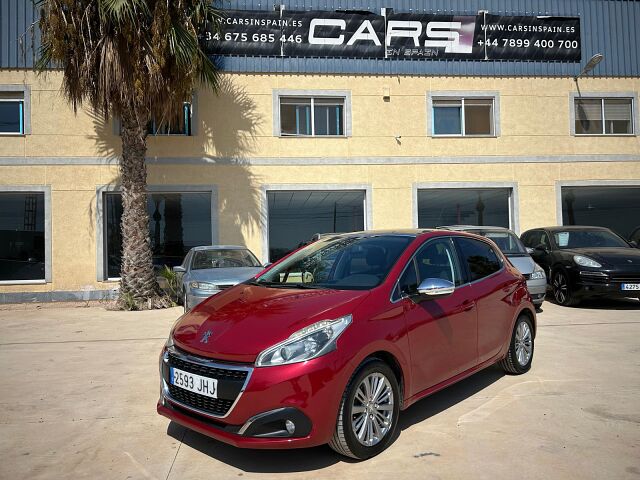 PEUGEOT 208 ALLURE 1.2 PURETECH AUTO SPANISH LHD IN SPAIN 80000 MILES SUPER 2015