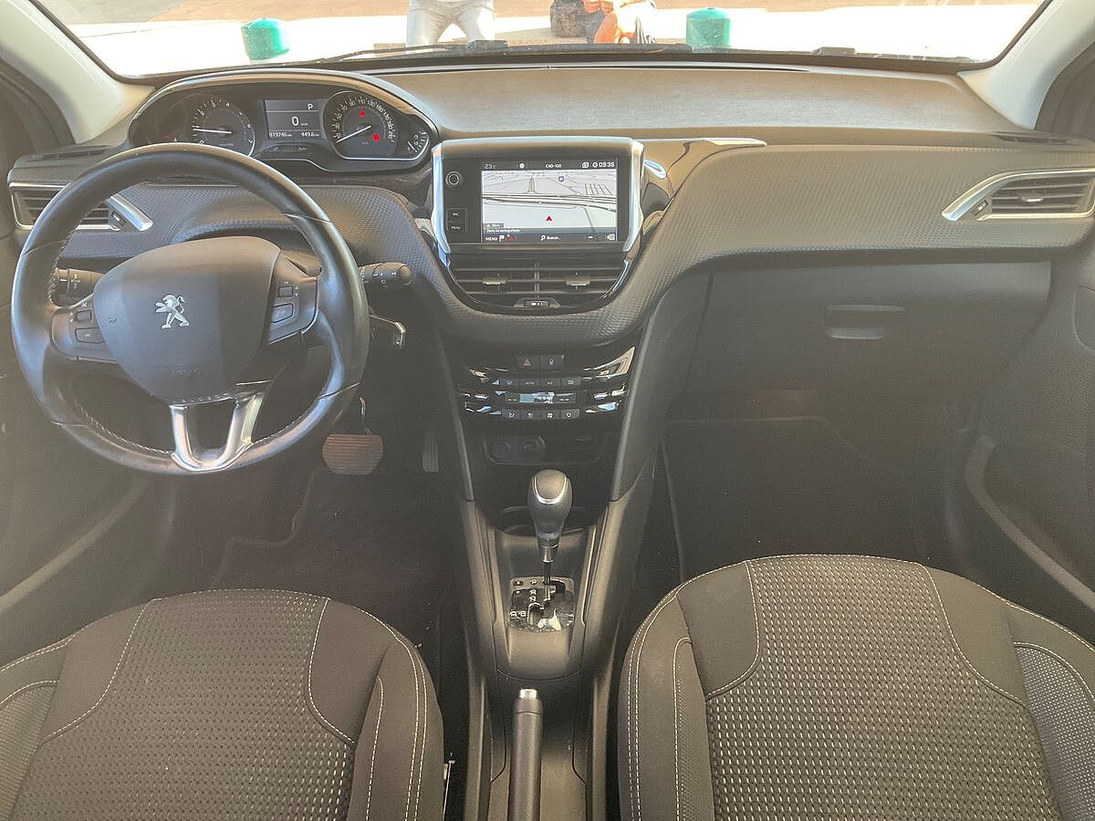 COMING SOON PEUGEOT 208 TECH 1.2 PURETECH AUTO SPANISH LHD IN SPAIN 11000 MILES SUPER 2019