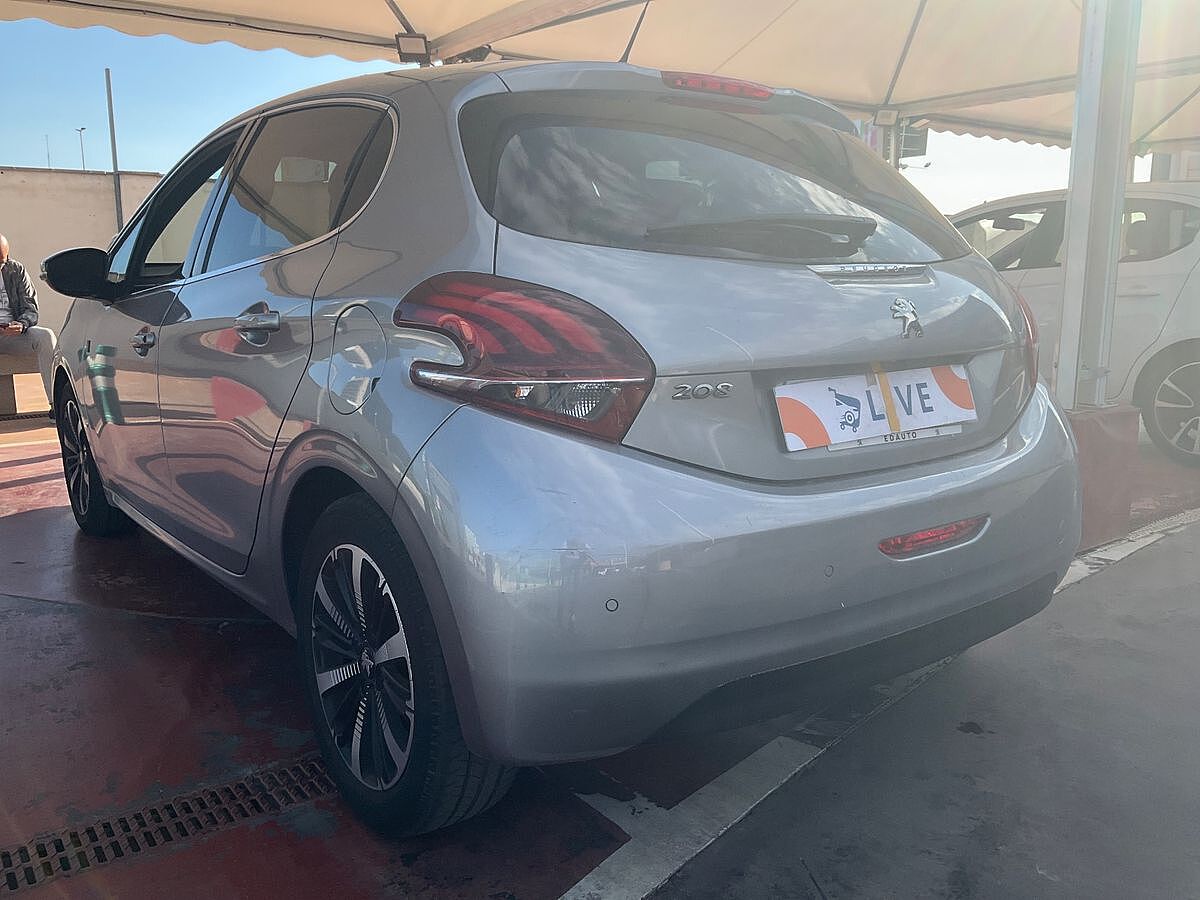 COMING SOON PEUGEOT 208 TECH 1.2 PURETECH AUTO SPANISH LHD IN SPAIN 11000 MILES SUPER 2019