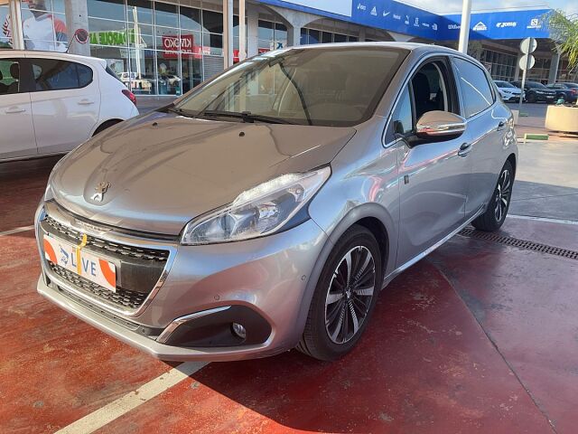 COMING SOON PEUGEOT 208 TECH 1.2 PURETECH AUTO SPANISH LHD IN SPAIN 11000 MILES SUPER 2019