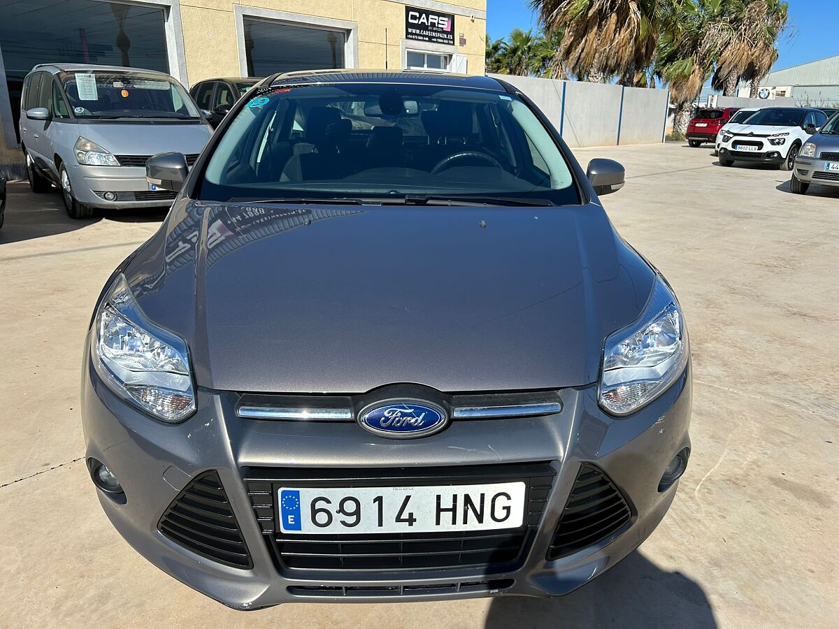 FORD FOCUS TREND 1.6 TI-VCT AUTO SPANISH LHD IN SPAIN 58000 MILES SUPER 2012