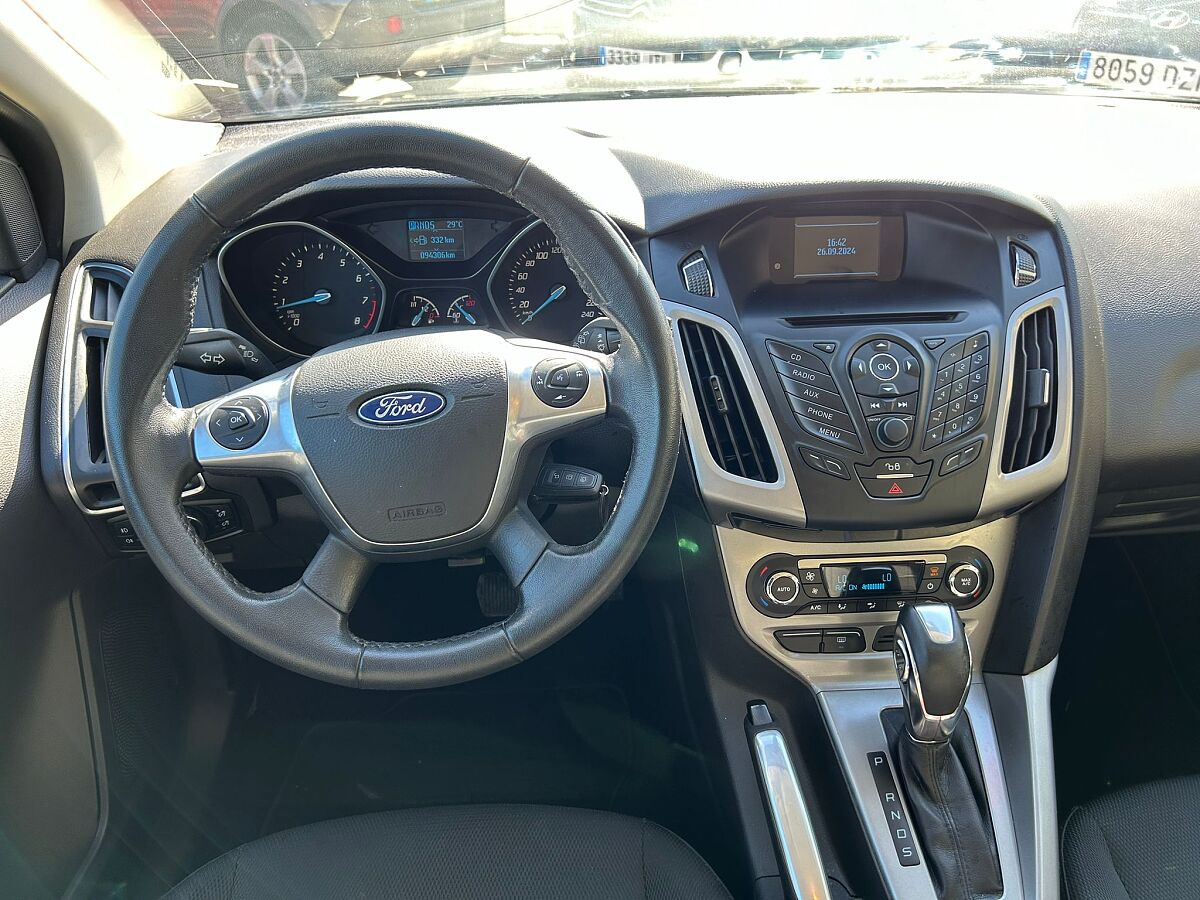 FORD FOCUS TREND 1.6 TI-VCT AUTO SPANISH LHD IN SPAIN 58000 MILES SUPER 2012