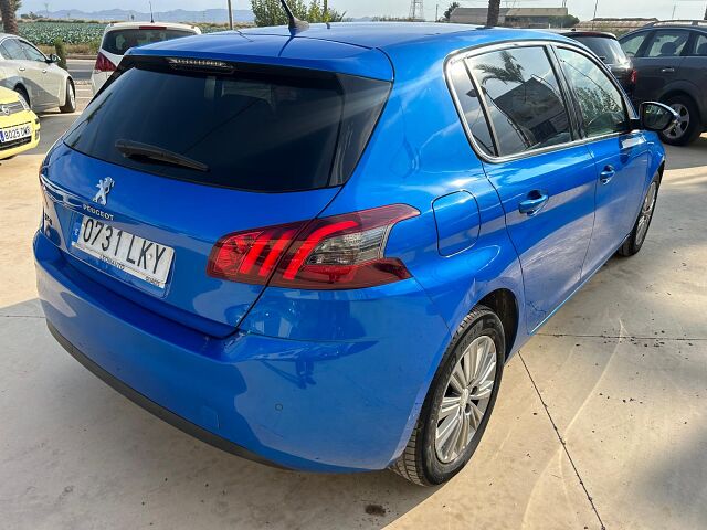 PEUGEOT 308 ALLURE 1.2 PURETECH AUTO SPANISH LHD IN SPAIN 31000 MILES SUPER 2020