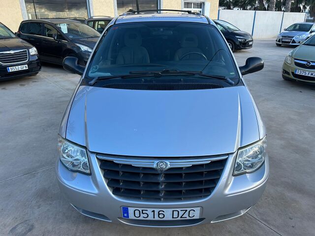 CHRYSLER VOYAGER LX 2.8 CRDI AUTO SPANISH LHD IN SPAIN 113000 MILES 7 SEAT 2006