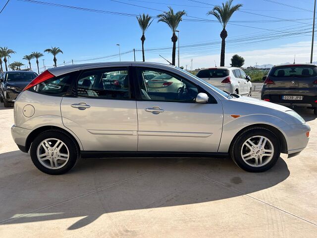 FORD FOCUS TREND 1.6 PETROL SPANISH LHD IN SPAIN 193000 MILES SUPERB 2000