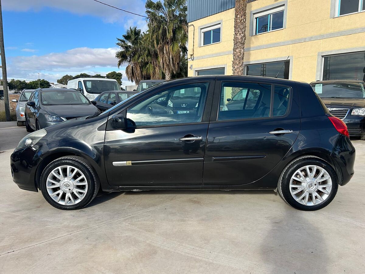 RENAULT CLIO PRIVELIGE 1.6 AUTO SPANISH LHD IN SPAIN 89000 MILES SUPERB 2009