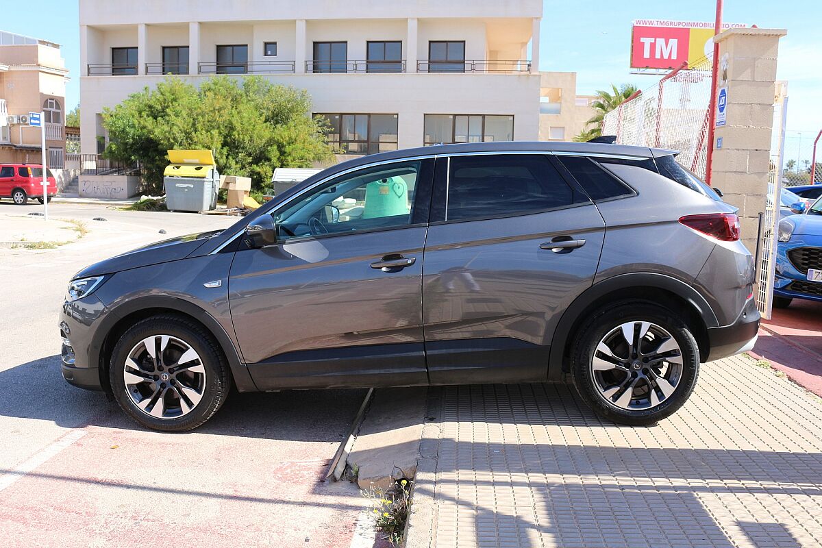 OPEL GRANDLAND X ELITE 1.2 E-THP SPANISH LHD IN SPAIN 59000 MILES SUPER 2020