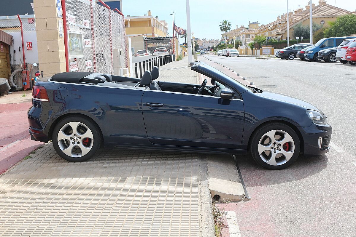 VOLKSWAGEN GOLF GTI CONVERTIBLE 2.0 AUTO SPANISH LHD IN SPAIN 80000 MILES 2014