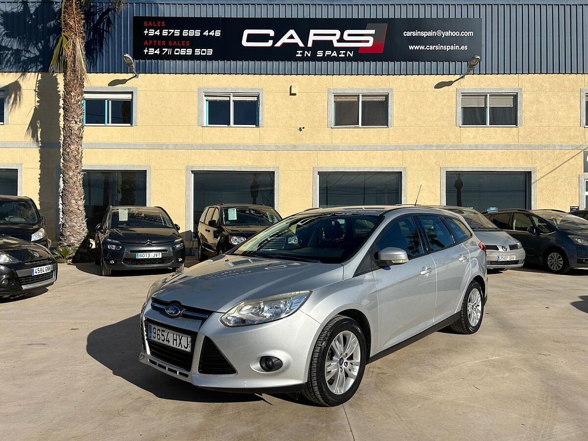 FORD FOCUS TREND 1.6 ESTATE SPANISH LHD IN SPAIN 69000 MILES SUPER 2014