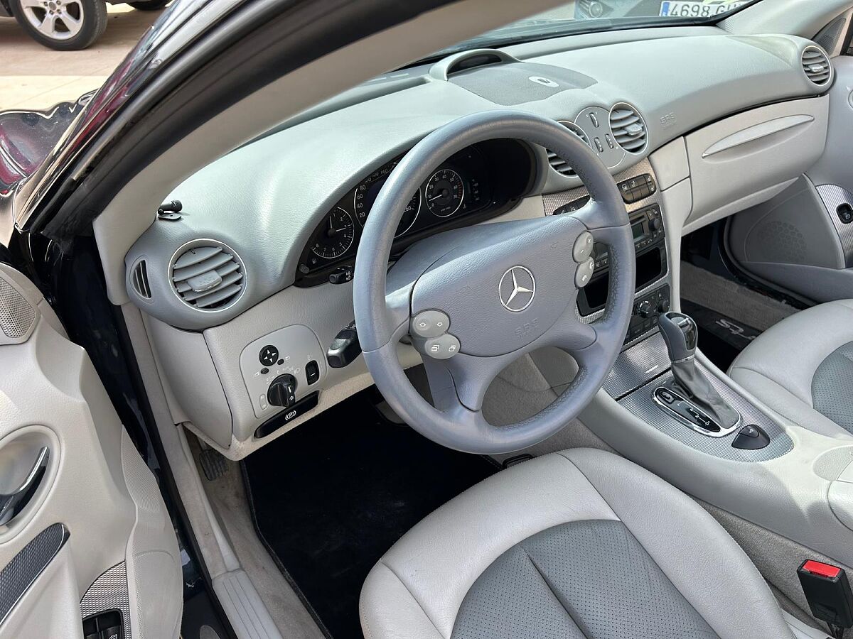 MERCEDES CLK 240 CONVERTIBLE 2.6 V6 AUTO SPANISH LHD IN SPAIN 62000 MILES 2004